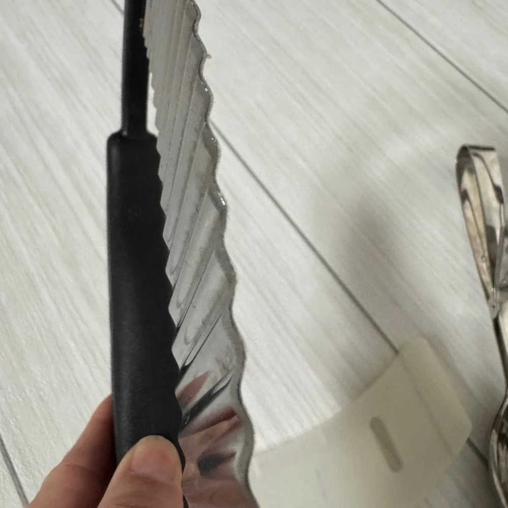 Pampered Chef Wavy Crinkle Cutter with Cover and Stainless Spoon Tongs Set
